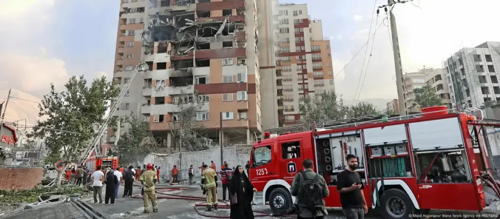 سخط شعبي واسع في اليمن بعد إعلان الحوثيين الانخراط عسكريًا إلى جانب إيران